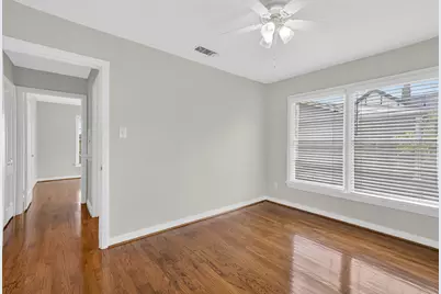 3021 Ryan Place Drive, Fort Worth, TX 76110 - Photo 9