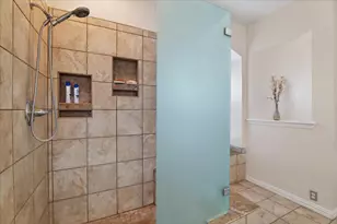 8708 Rugby Dr, Irving, TX 75063 - Photo 19