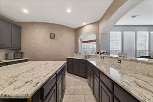 8708 Rugby Dr, Irving, TX 75063 - Photo 13