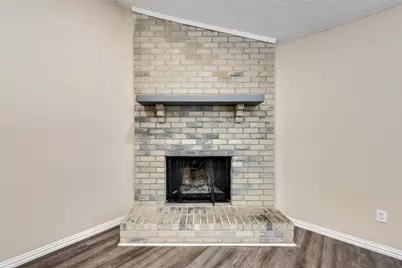 512 W Oakdale Road, Irving, TX 75060 - Photo 13