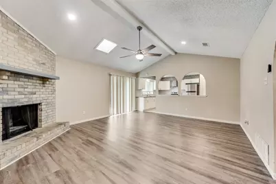 512 W Oakdale Road, Irving, TX 75060 - Photo 9