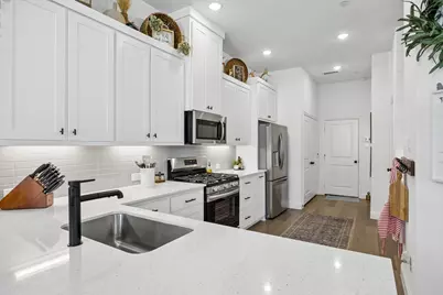 7035 Granbury Lane, Grand Prairie, TX 75054 - Photo 9