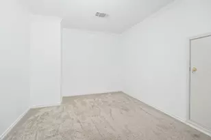 3415 Carnation Ct, Grand Prairie, TX 75052 - Photo 25