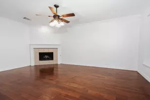 3415 Carnation Ct, Grand Prairie, TX 75052 - Photo 11