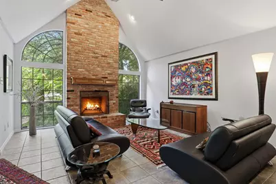 1945 Bluebird Avenue, Fort Worth, TX 76111 - Photo 3