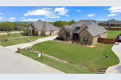 1173 Durango Springs Drive, Fort Worth, TX 76052 - Photo 3