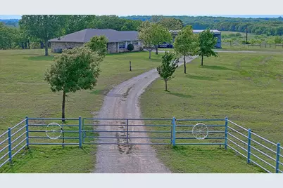 4316 Leona Road, Bowie, TX 76230 - Photo 35