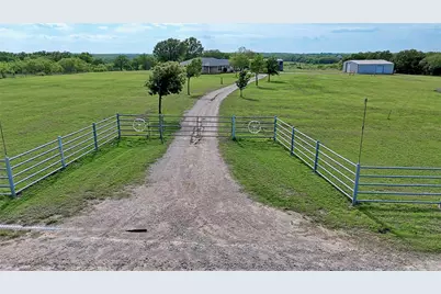 4316 Leona Road, Bowie, TX 76230 - Photo 27