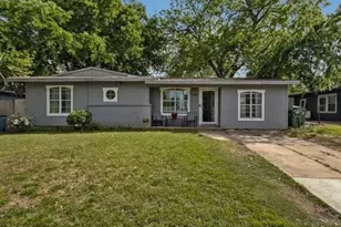 1310 E Inwood Dr, Arlington, TX 76010 - Photo 1