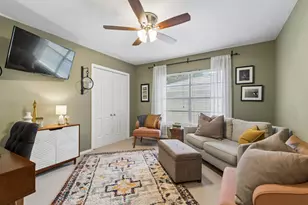 9077 Longmont Dr, Dallas, TX 75238 - Photo 9