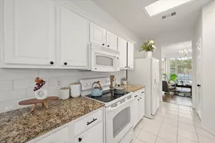4805 Parkmount Dr, Fort Worth, TX 76137 - Photo 9