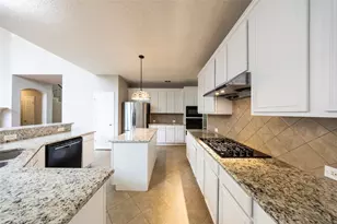 3601 Dripping Springs Dr, Plano, TX 75025 - Photo 11