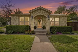 309 N Travis St, Granbury, TX 76048 - Photo 1
