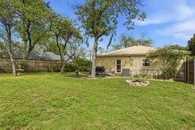 309 N Travis Street, Granbury, TX 76048 - Photo 25