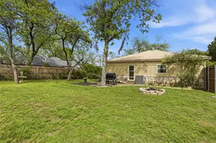 309 N Travis St, Granbury, TX 76048 - Photo 25