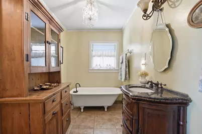 309 N Travis Street, Granbury, TX 76048 - Photo 13