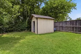 2729 Posey Dr, Irving, TX 75062 - Photo 33