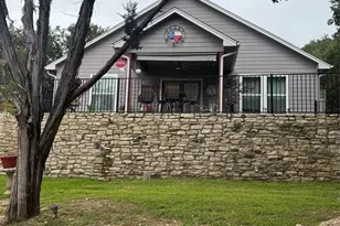 1014 Scenic Dr, Granbury, TX 76048 - Photo 3