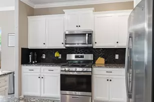 5608 King Ct, Fort Worth, TX 76112 - Photo 11