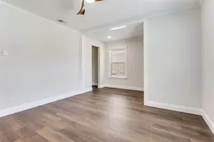 711 Winston St, Dallas, TX 75208 - Photo 9