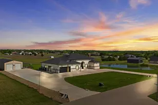 1401 Carter Dr, Royse City, TX 75189 - Photo 3