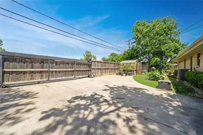 1305 Savannah Drive, Irving, TX 75062 - Photo 19