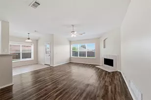 1516 Shady Shores Dr, Glenn Heights, TX 75154 - Photo 9