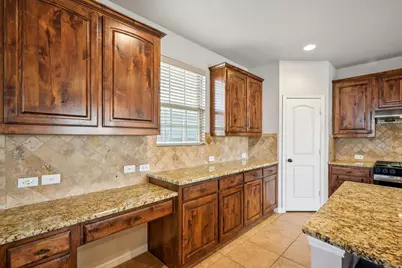 520 Eastland Drive, Lewisville, TX 75056 - Photo 11
