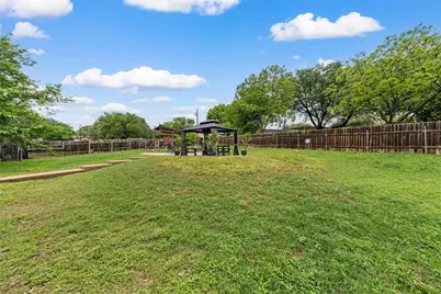 216 Hillside Drive, Hewitt, TX 76643 - Photo 33