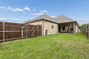 4717 Beaver Creek Dr, Arlington, TX 76005 - Photo 1