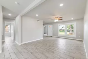 13634 Pyramid Dr, Farmers Branch, TX 75234 - Photo 7