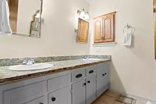 3402 Marsh Ln, Grapevine, TX 76051 - Photo 21