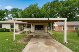 4137 Hiland Dr, Beverly Hills, TX 76711 - Photo 15