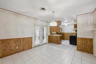 4137 Hiland Dr, Beverly Hills, TX 76711 - Photo 3