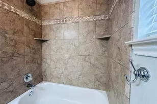 802 Wandering Ct, Granbury, TX 76049 - Photo 15