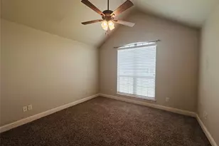 802 Wandering Ct, Granbury, TX 76049 - Photo 11