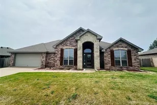 802 Wandering Ct, Granbury, TX 76049 - Photo 1