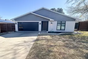 3016 Oakridge Dr, Bedford, TX 76021 - Photo 1