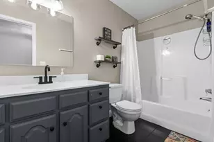 124 Peninsula Point Terrace, Mabank, TX 75156 - Photo 23
