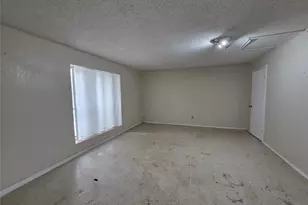 1613 S Bent Tree Trail, Grand Prairie, TX 75052 - Photo 9