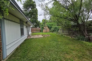 1613 S Bent Tree Trail, Grand Prairie, TX 75052 - Photo 17