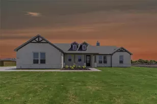 2627 Witness Tree Rd, Oak Ridge, TX 75161 - Photo 1