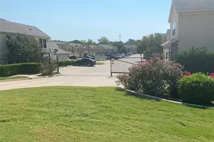 1534 Aldra Dr, Fort Worth, TX 76120 - Photo 9