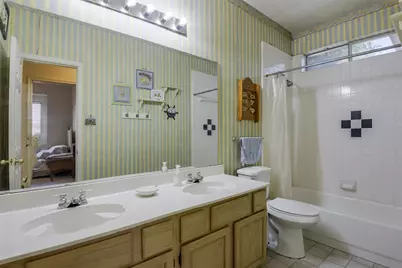 4613 Devonshire Drive, Grand Prairie, TX 75052 - Photo 21