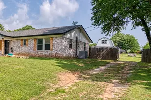 2268 Tanglewood St, Weatherford, TX 76085 - Photo 5