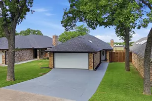 3109 Emerald St, Bedford, TX 76021 - Photo 5