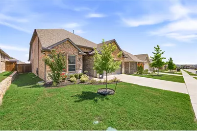 4727 Bluffview Drive, Haltom City, TX 76137 - Photo 5