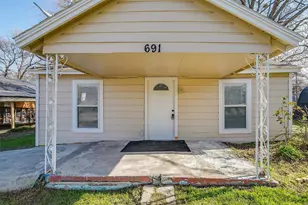 691 Meadow Park Dr, White Settlement, TX 76108 - Photo 1