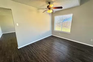 2508 S Center Street S, Arlington, TX 76014 - Photo 3
