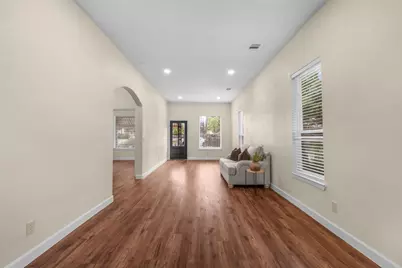 2404 Gould Avenue, Fort Worth, TX 76164 - Photo 7